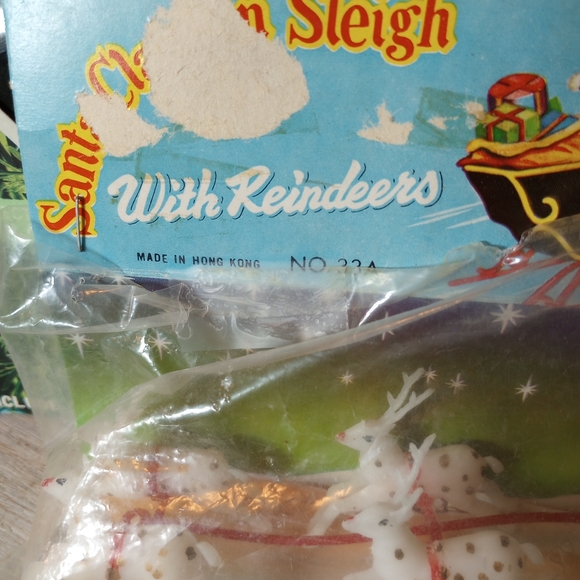 Mid Century Santa Sleigh Reindeer plastic Hong Kong table top decor original box - Picture 5 of 5